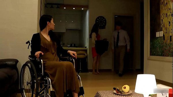 Cô hầu gái xinh đẹp sexy lồn khít