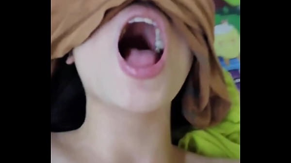 Đụ con vợ sướng rên há hốc mồm