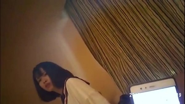 Lần đầu chịch em hàng nữ sinh cực ngon