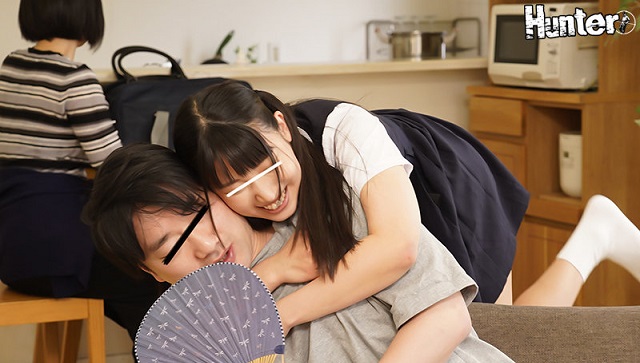 Em gái kế nứng lồn gạ địt vụng trộm anh trai cặc bự