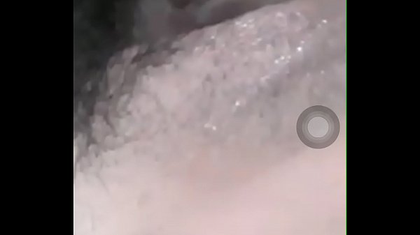 Em sờ cái lồn đen ướt nhẹp