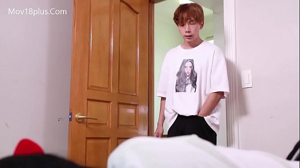 Bạn gái tới chơi là địt luôn