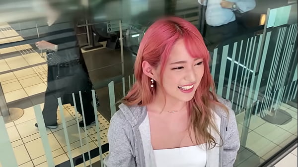 Em hotgirl xinh đi khách
