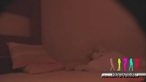 Em bồ tôi thích dùng cơ thể làm tôi nứng