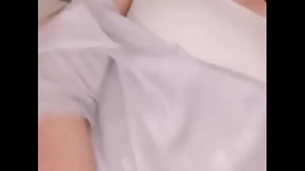 Con bạn thân ngực to cho tôi coi clip chat sex