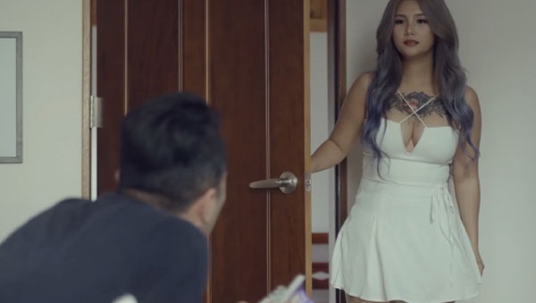 Chị họ dạy tôi cách làm một người đàn ông